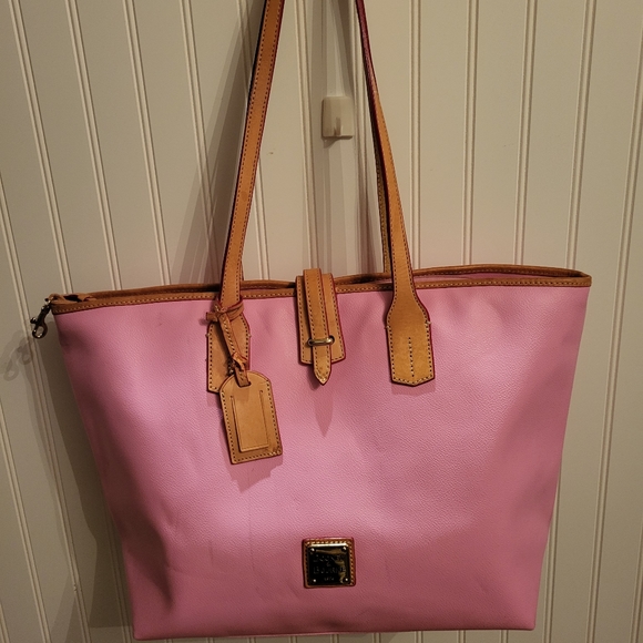 Dooney & Bourke Handbags - DOONEY AND BOURKE WAYFAIRER TOTE BAG XL PINK EXCELLENT CONDITION